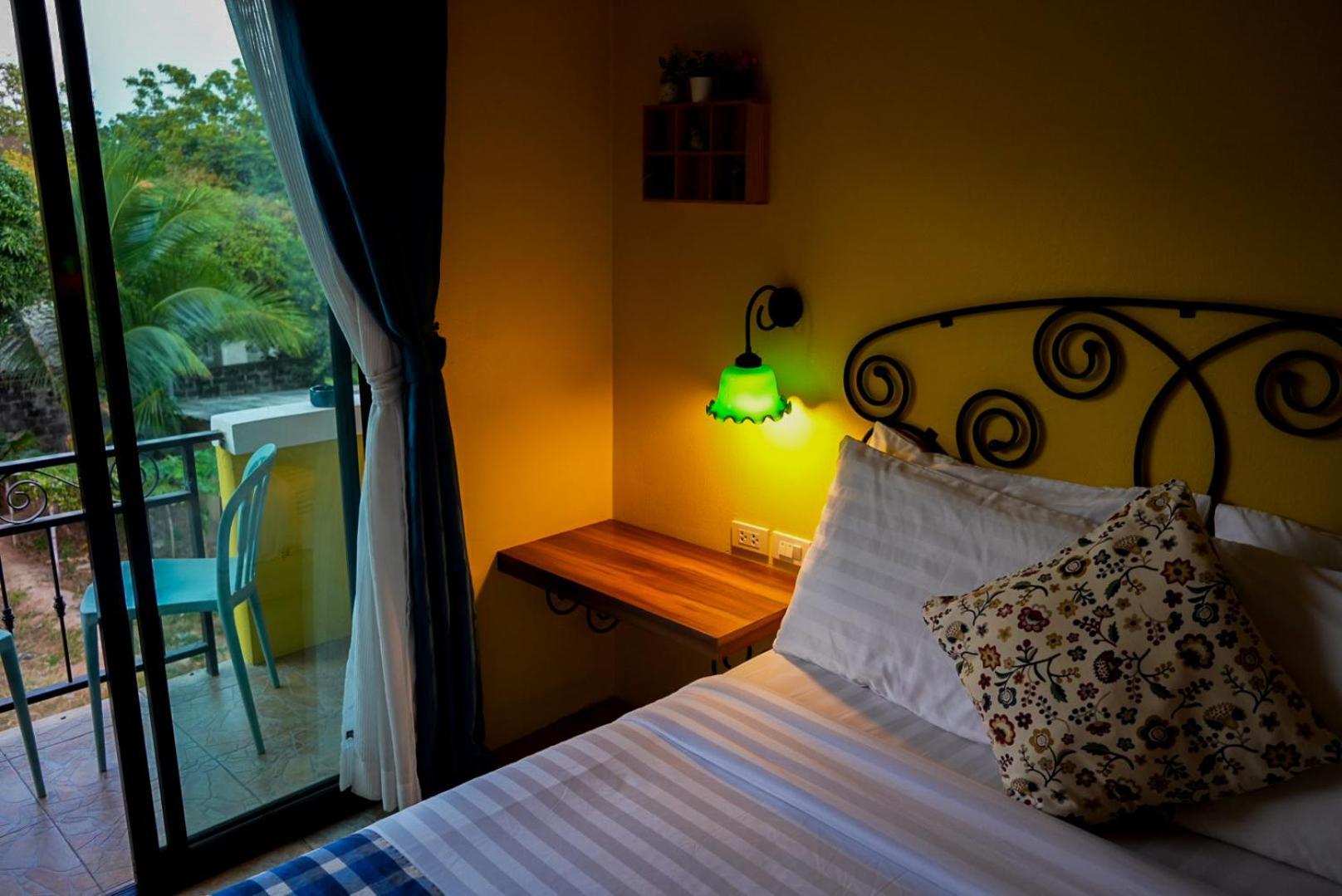 The Castello Resort Koh Larn Habitación foto