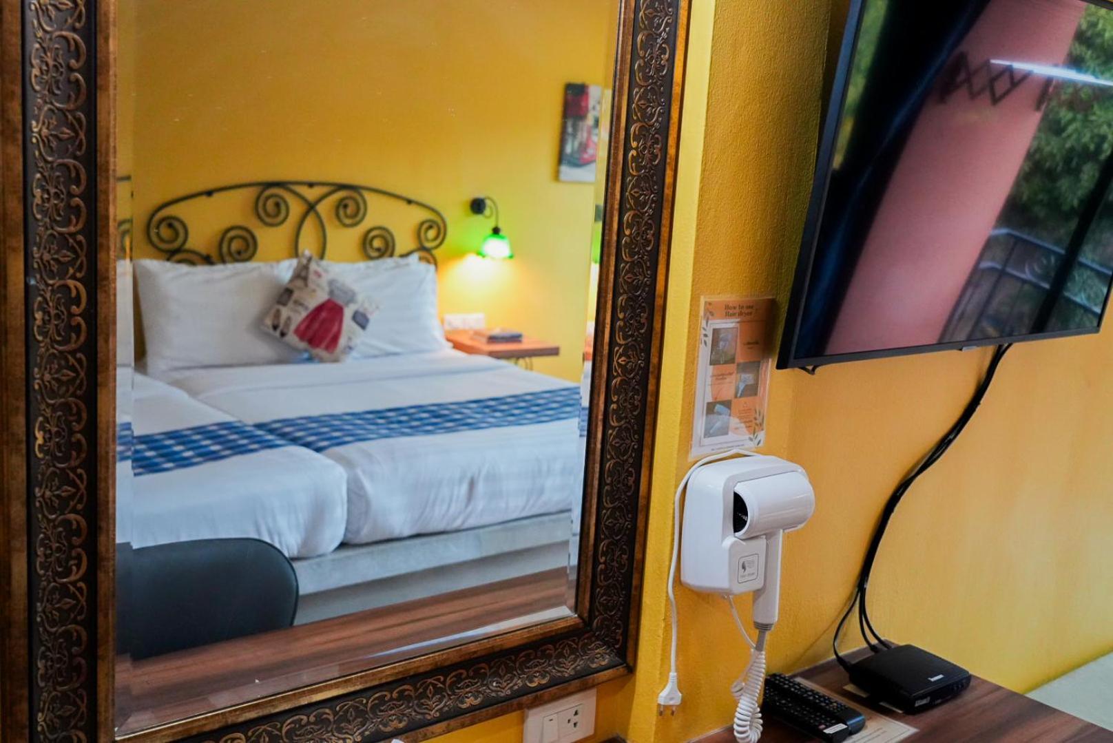 The Castello Resort Koh Larn Habitación foto